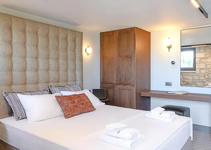 Sitovolonas Superior