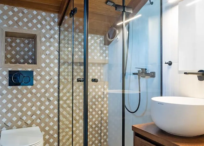 Sitovolonas Superior *